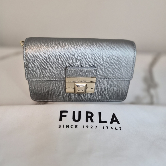 Furla NEW Metropolis Mini Crossbody Bag – Metallic Silver with Chain Strap - Picture 1 of 6